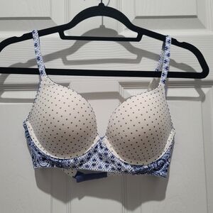 Victoria's Secret Plunge Bra Caged Back 32D